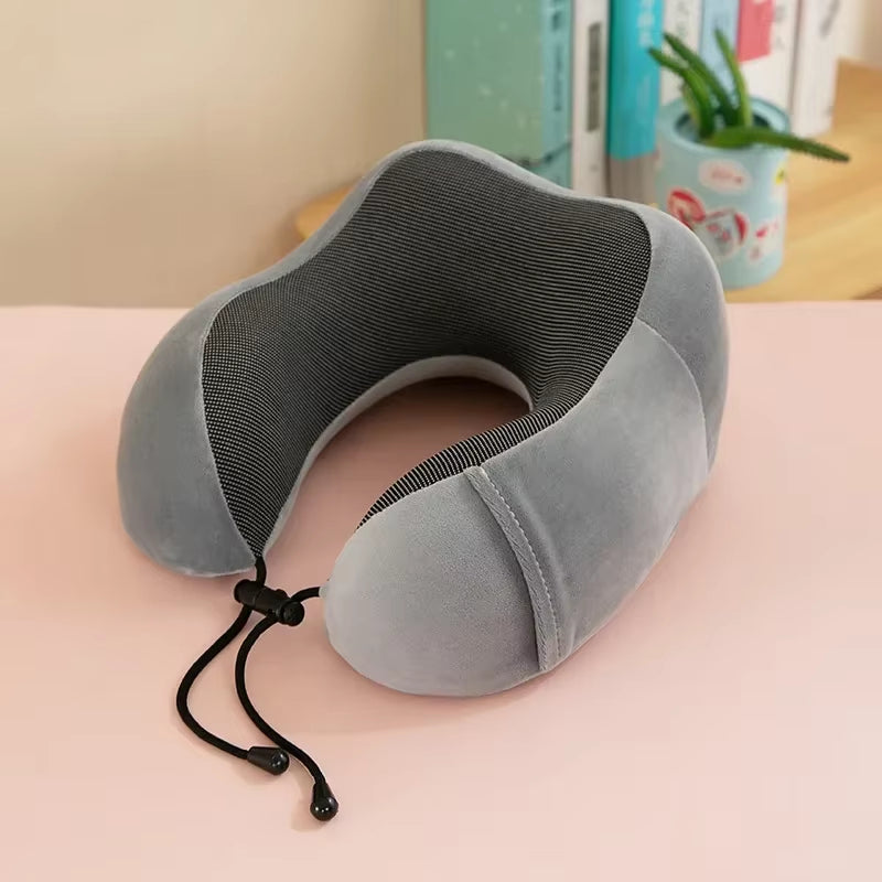 Oreiller en U à Mémoire de Forme – Soutien Cervical & Confort de Voyage