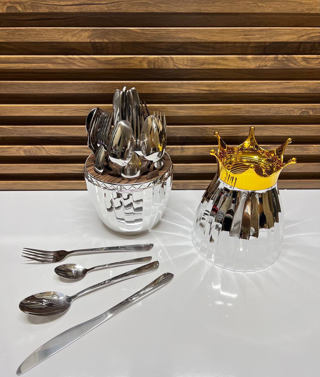 Le Service Royal : Ménagère Couronne Dorée ou Argentée