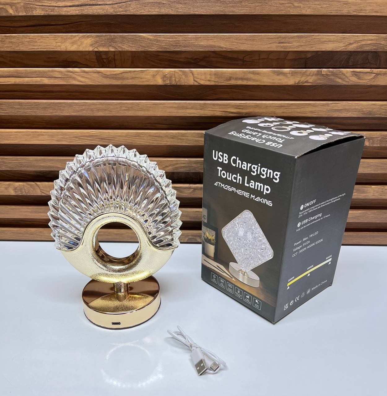 L'Éclat de Cristal : Lampe de Chevet Tactile et Rechargeable