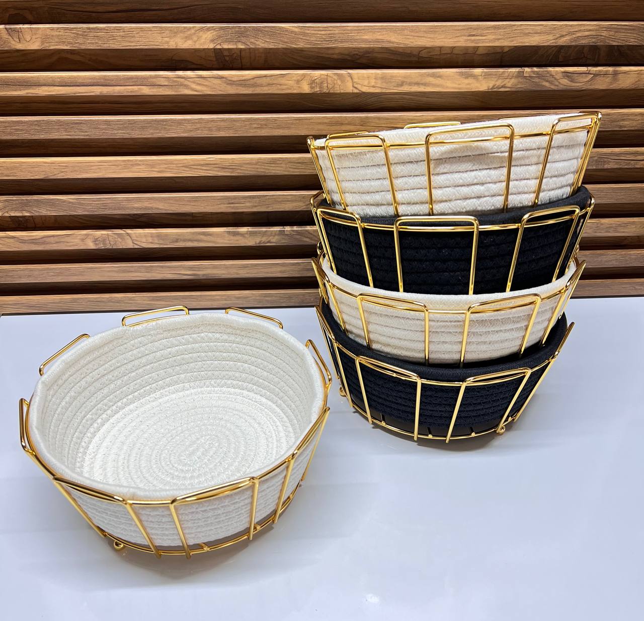 Paniers de Rangement Élégants : L'Organisation avec Style