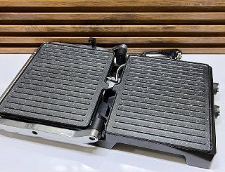 Grill Multifonction avec Plaques Antiadhésives et Revêtement Granit - Parfait pour Paninis et Viandes