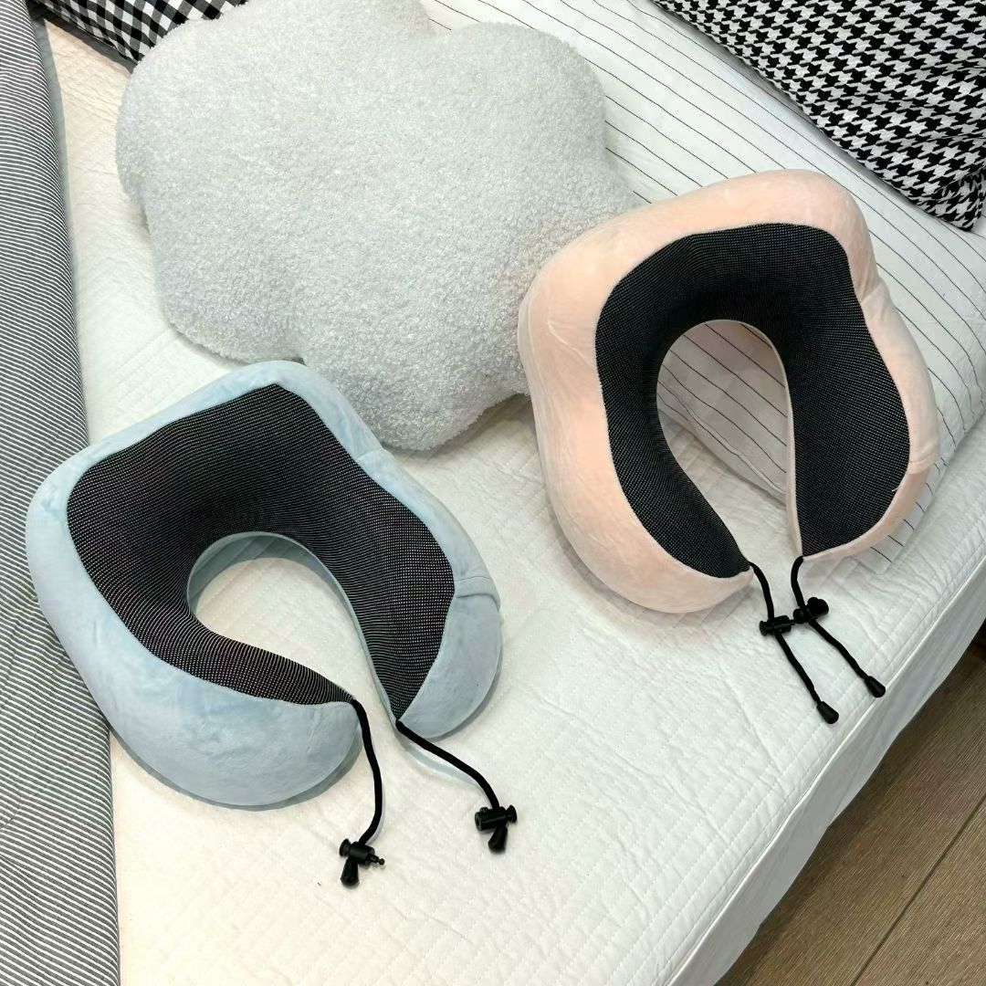 Coussin de Voyage Ergonomique pour Nuque Confort Ultime