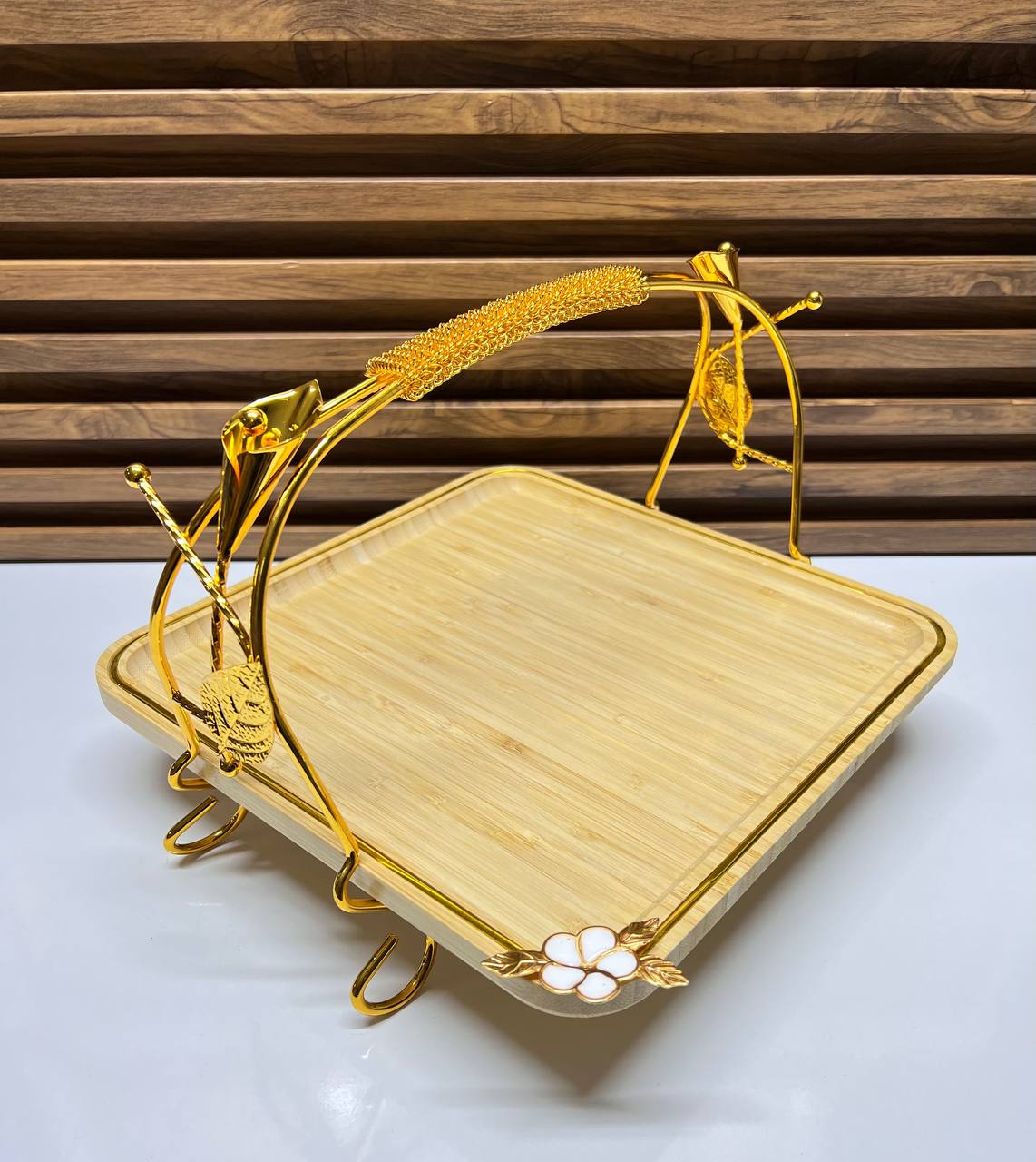 Un plateau de service qui raconte une histoire