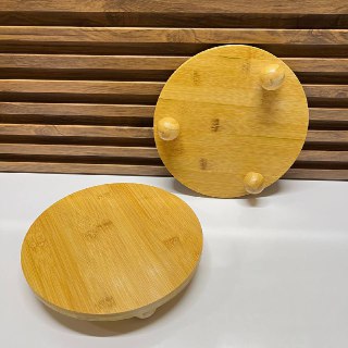 Base de Service Ronde en Bambou avec Pieds en Bois