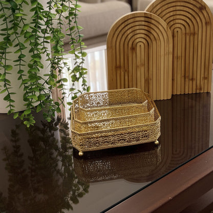 3 Ensemble de plateaux décoratifs en métal doré  avec fond miroir et bordure ajourée