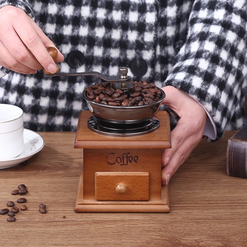 Moulin à Café Manuel en Bois - Tradition et Qualité Supérieure pour un Café Fraîchement Moulu