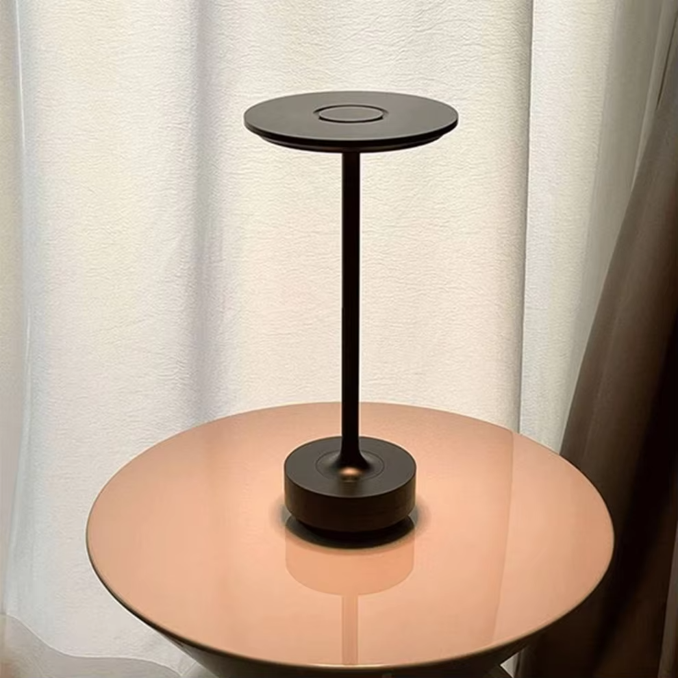 Lampe LED Rechargeable Sans Fil – Design Moderne Doré