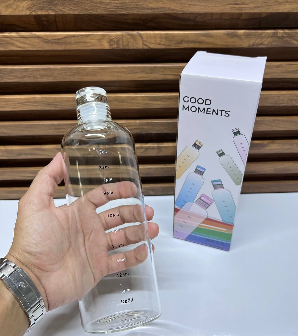 Bouteille d'eau dégradée avec marqueurs de temps, pour une hydratation optimale et quotidienne