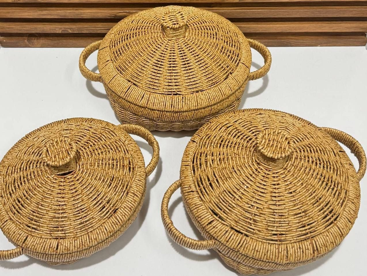 Ensemble de 3 Paniers en Rotin Tressé avec Couvercles – Corbeilles de Rangement et Service