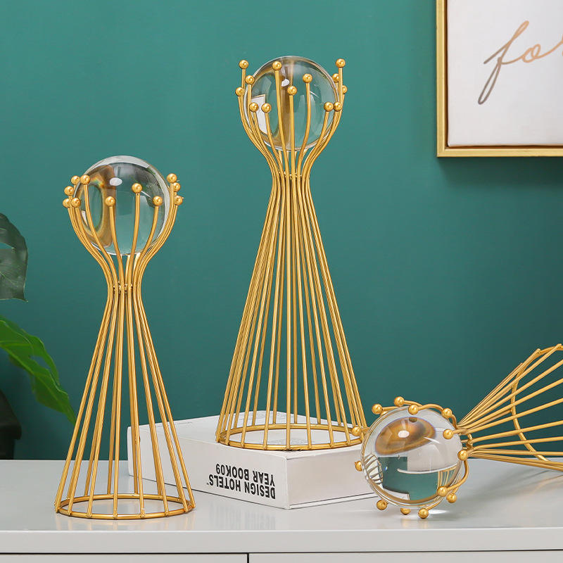 Ensemble de 2 Boules en Cristal avec Bases Dorées – Décoration Élégante pour Intérieur Moderne